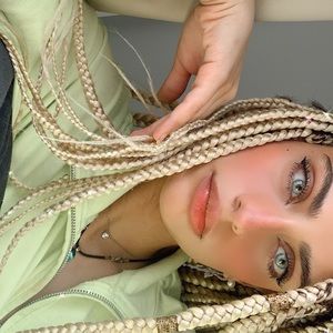 Meet your Posher, Ayah